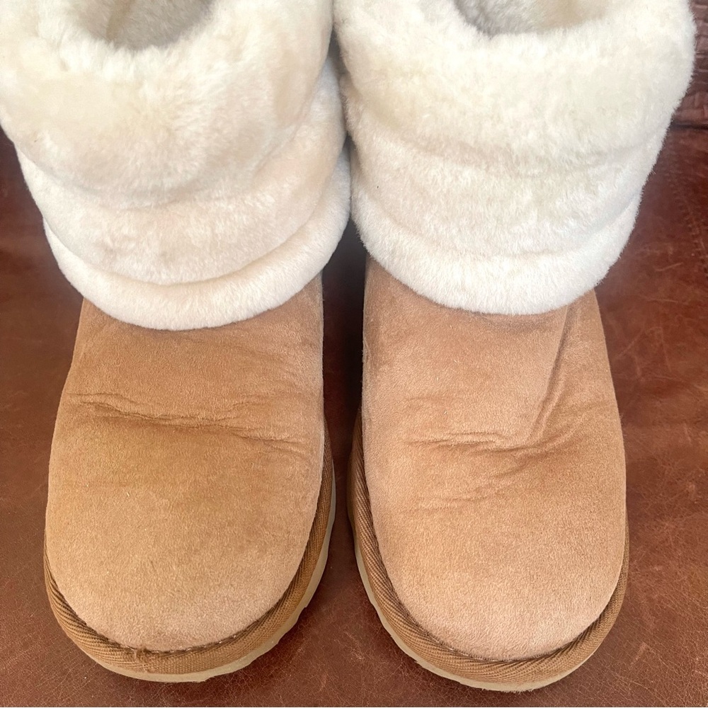 UGG Fluff Mini Quilted Boots - Picture 14 of 16